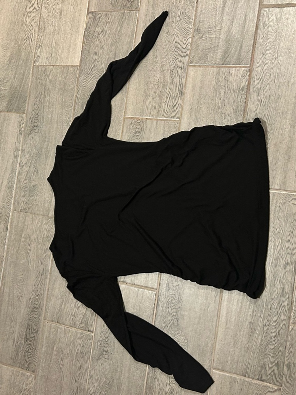 Black Long Sleeve Scoop neck maternity- size large - Picture 8 of 8